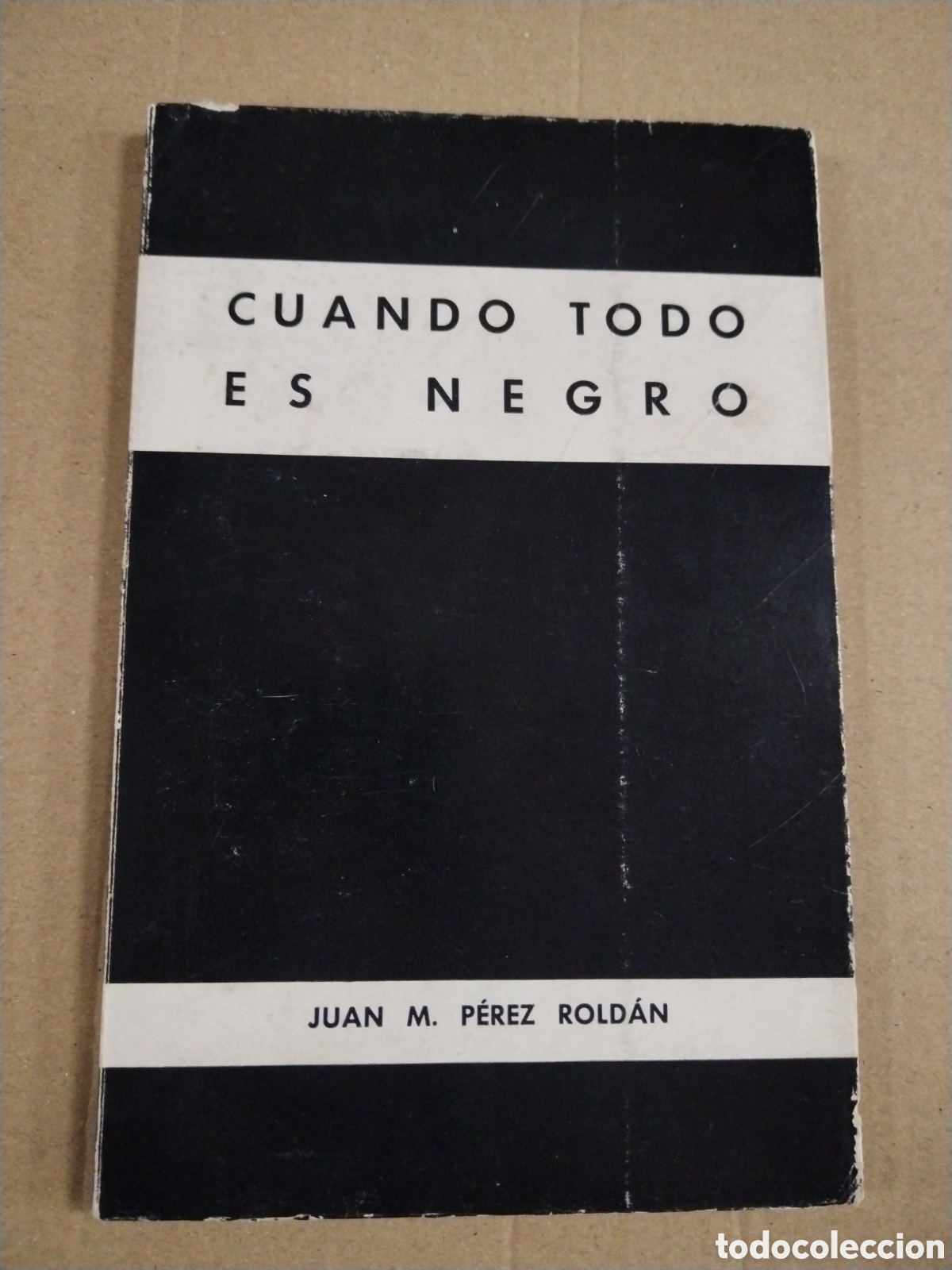 B&uuml;cher: Cuando todo es negro. Jun M. P&eacute;rez Rold&aacute;n.