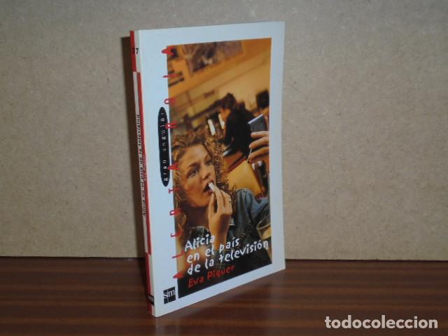 B&uuml;cher: Alicia en el pa&iacute;s de la televisi&oacute;n - Eva Piquer