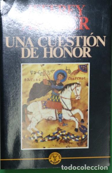 Libri di seconda mano: Una cuesti&oacute;n de honor- 9788425318955