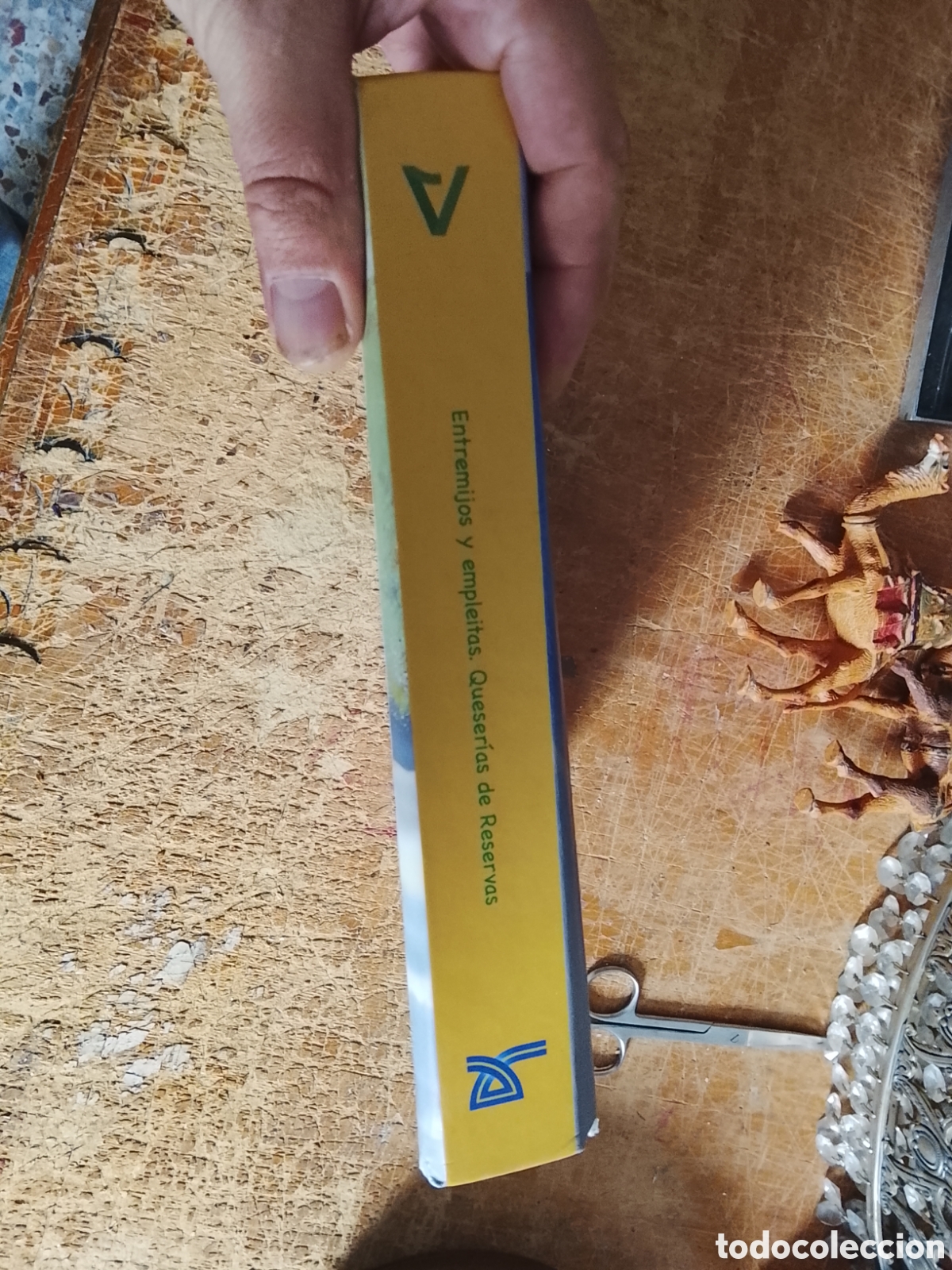 Libros: Entremijos y empleitas: Queser&iacute;as de Reservas&rdquo;, publicada por la Diputaci&oacute;n de C&aacute;diz y la Junta de A