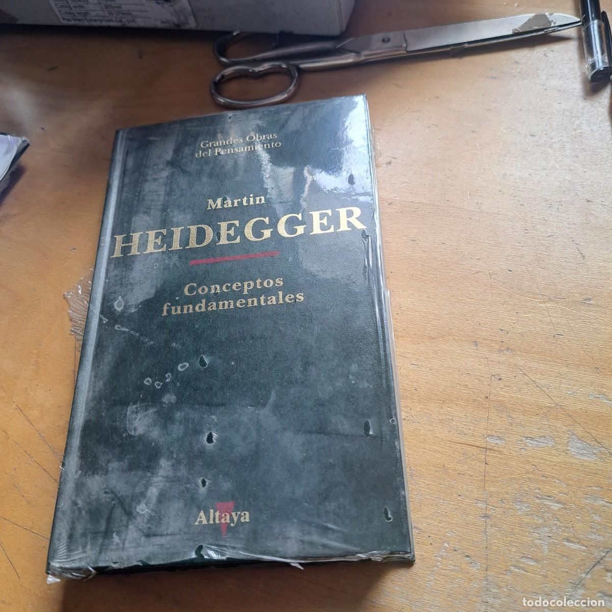 Livros em segunda m&atilde;o: CONCEPTOS FUNDAMENTALES Martin Heidegger CON PLASTICO, LIBRO NUEVO ISBN: 844870150X Tema: Filosof