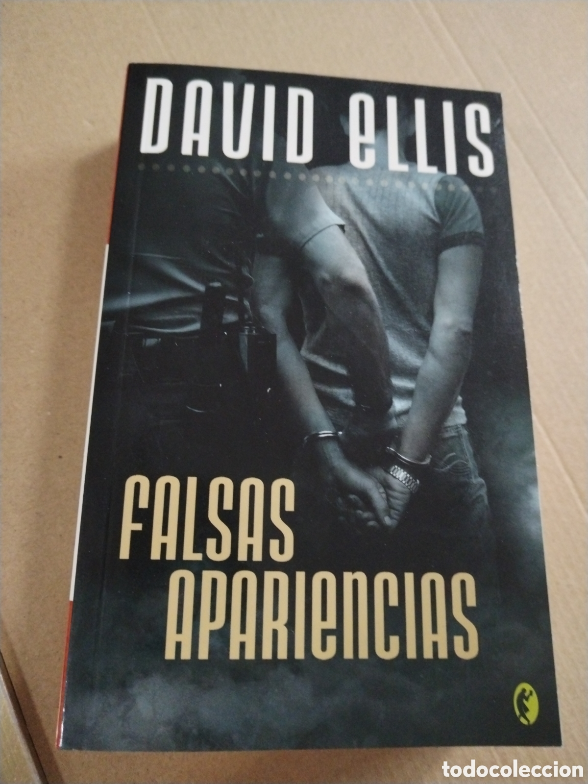 Livros em segunda m&atilde;o: FALSAS APARIENCIAS. David Ellis. CL.