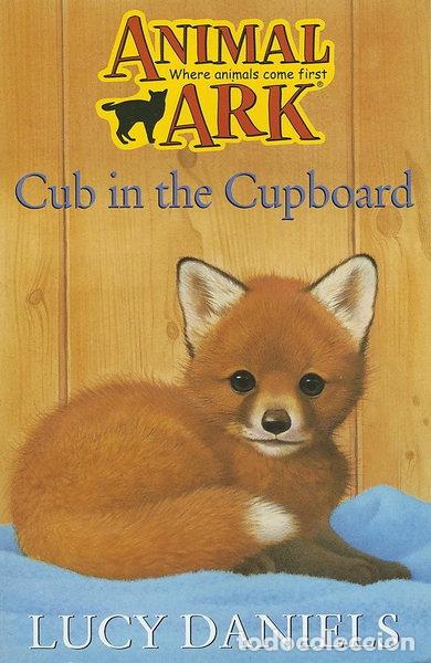 books: Cub in the Cupboard- 9780340619285
