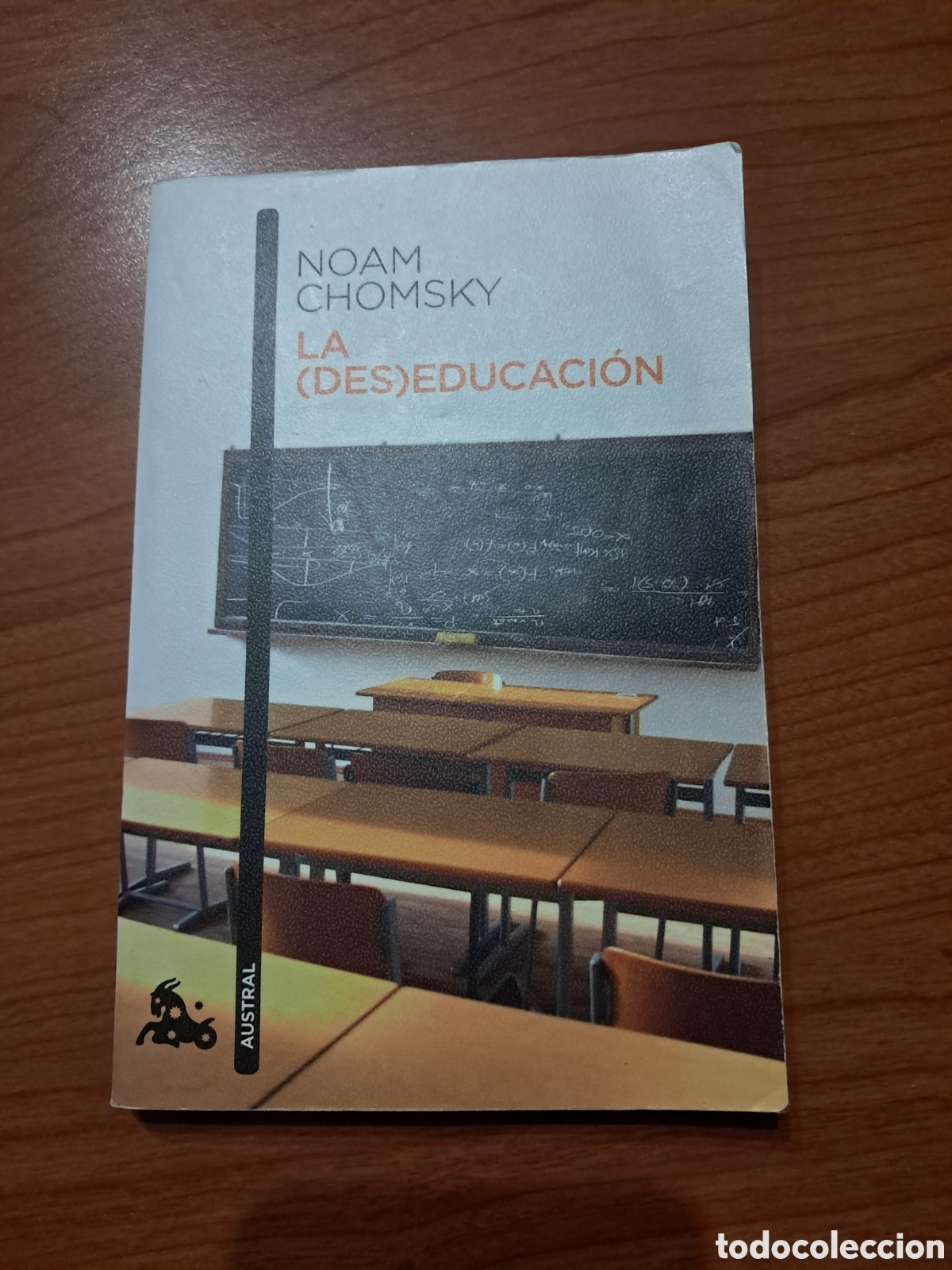 Libros: La (des)educaci&oacute;n Noam Chomsky