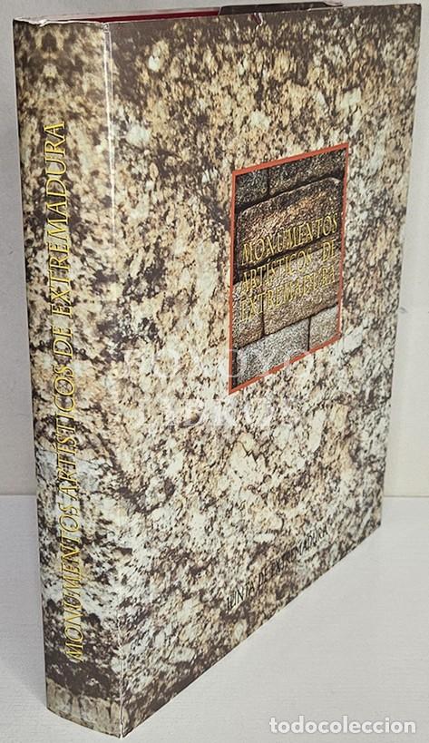Libros: AAVV. Monumentos art&iacute;sticos de Extremadura