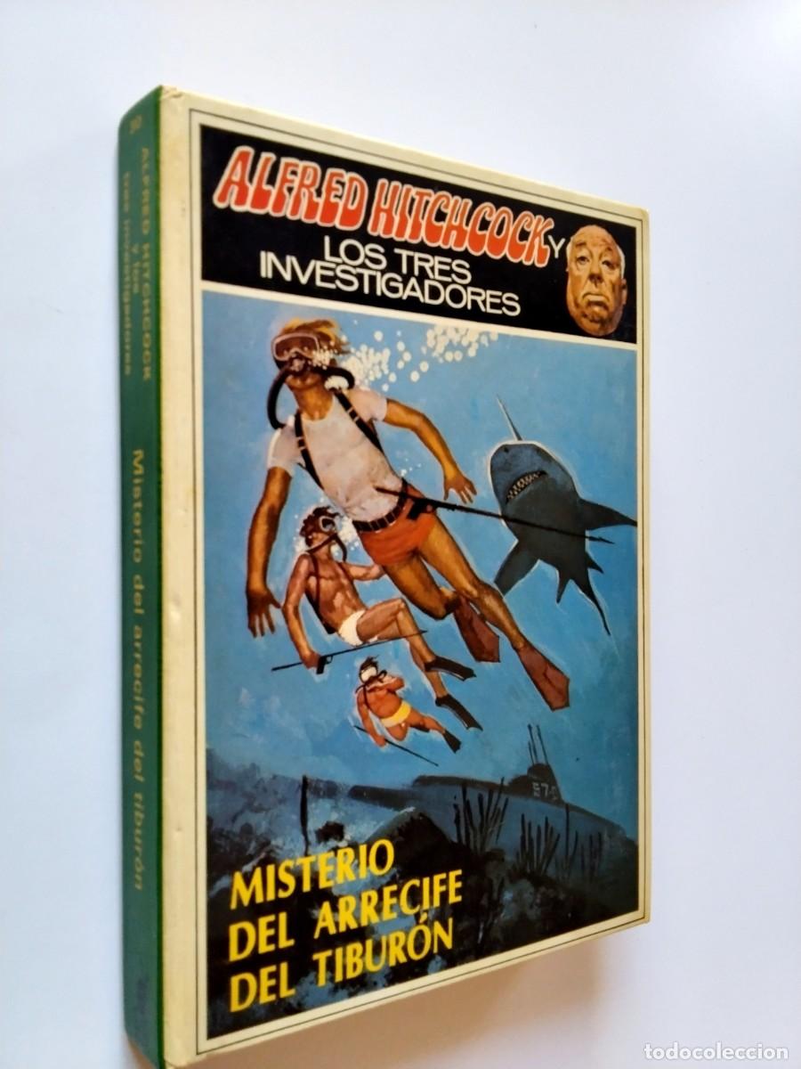 books: Texto de William Arden - Misterio del arrecife del tibur&oacute;n (Alfred Hitchcock y Los tres investigador