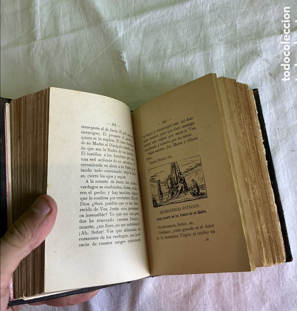 Libros: Antiguo libro religioso cristiano en cuero repujado con cruz