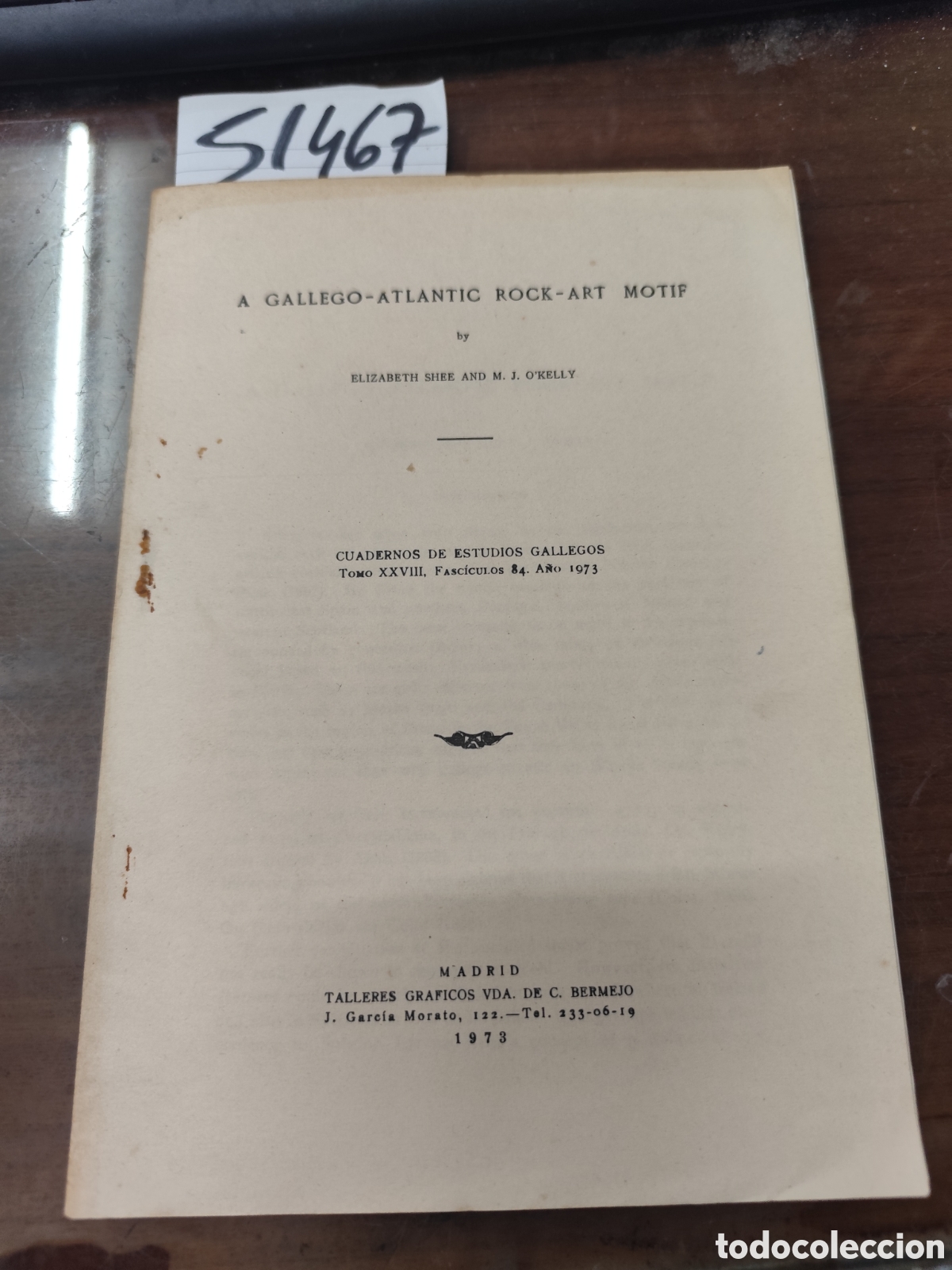 Libri di seconda mano: A GALLEGO ATLANTIC ROCK ART MOTIF. Arqueolog&iacute;a - SHEE,Elizabeth and O KELLY,N. J.