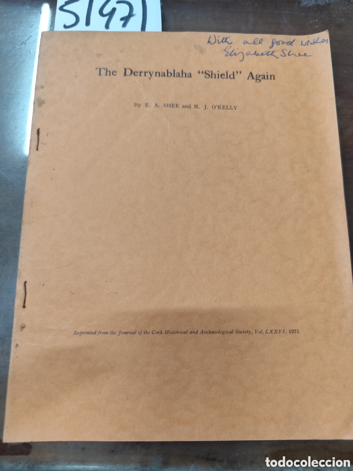 Libri di seconda mano: THE DERRYNABLAHA SHIELD AGAIN. Dedicatoria de la autora - SHEE,E. A. and O KELLY,M. J.