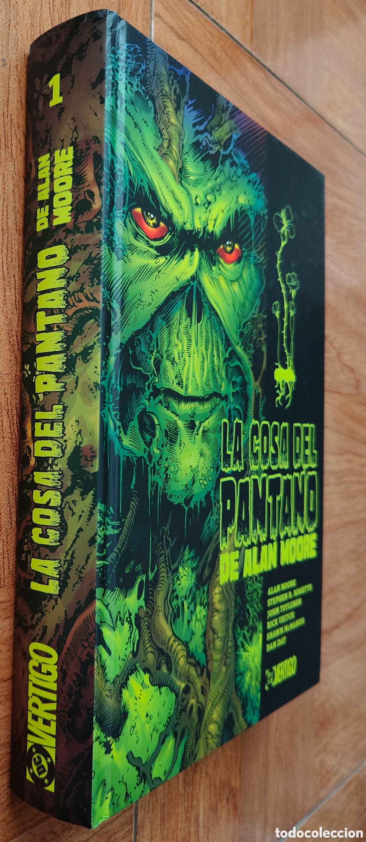 Livros em segunda m&atilde;o: La Cosa del Pantano de Alan Moore � Volumen 1 � Panini - Alan Moore / Stephen R. Bissette / Varios