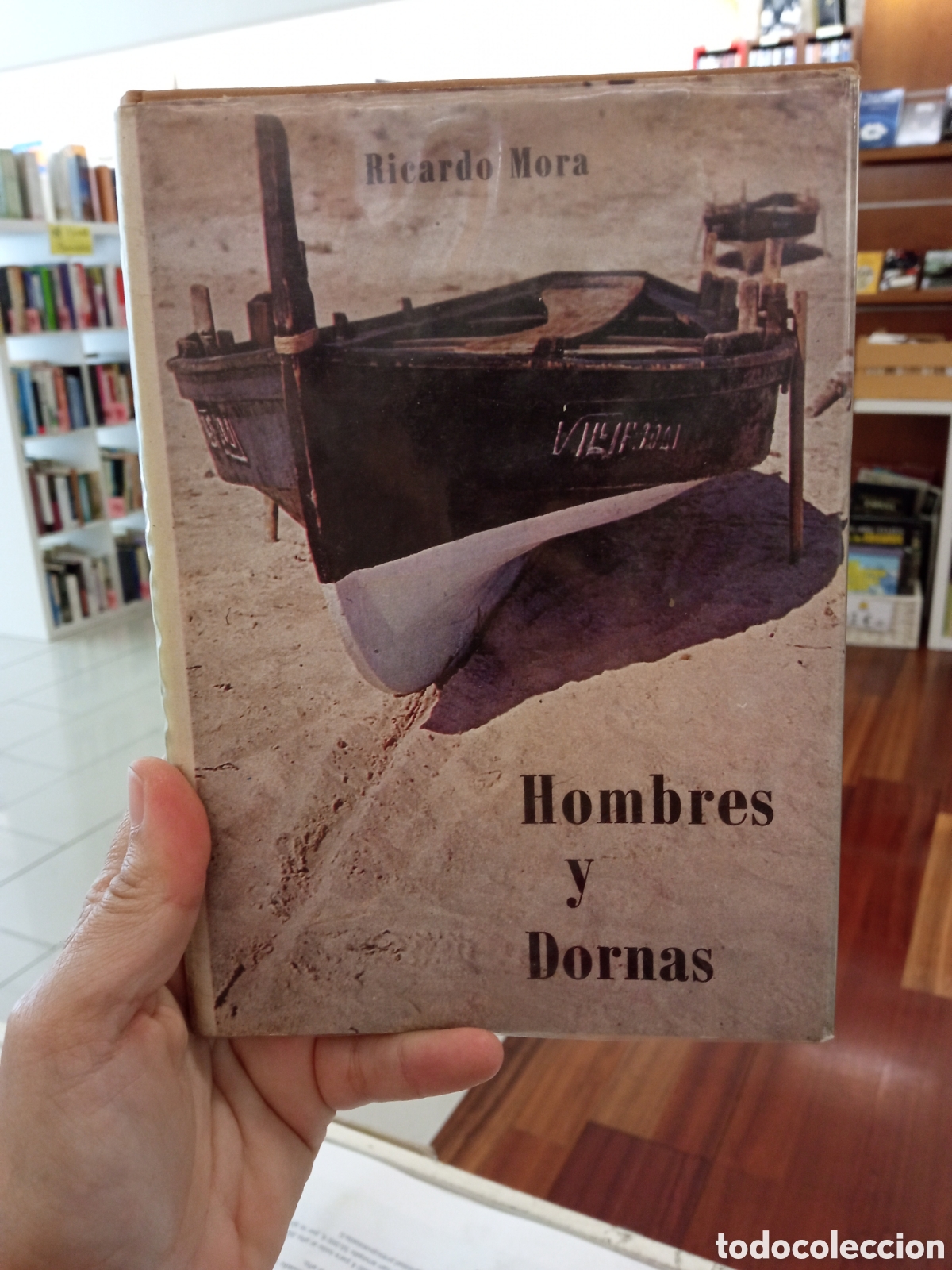 Libros: Hombres y Dornas . Ricardo Mora. 1965. Galicia