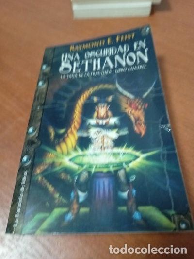 Libros: Una oscuridad en Sethanon- 9788498001556