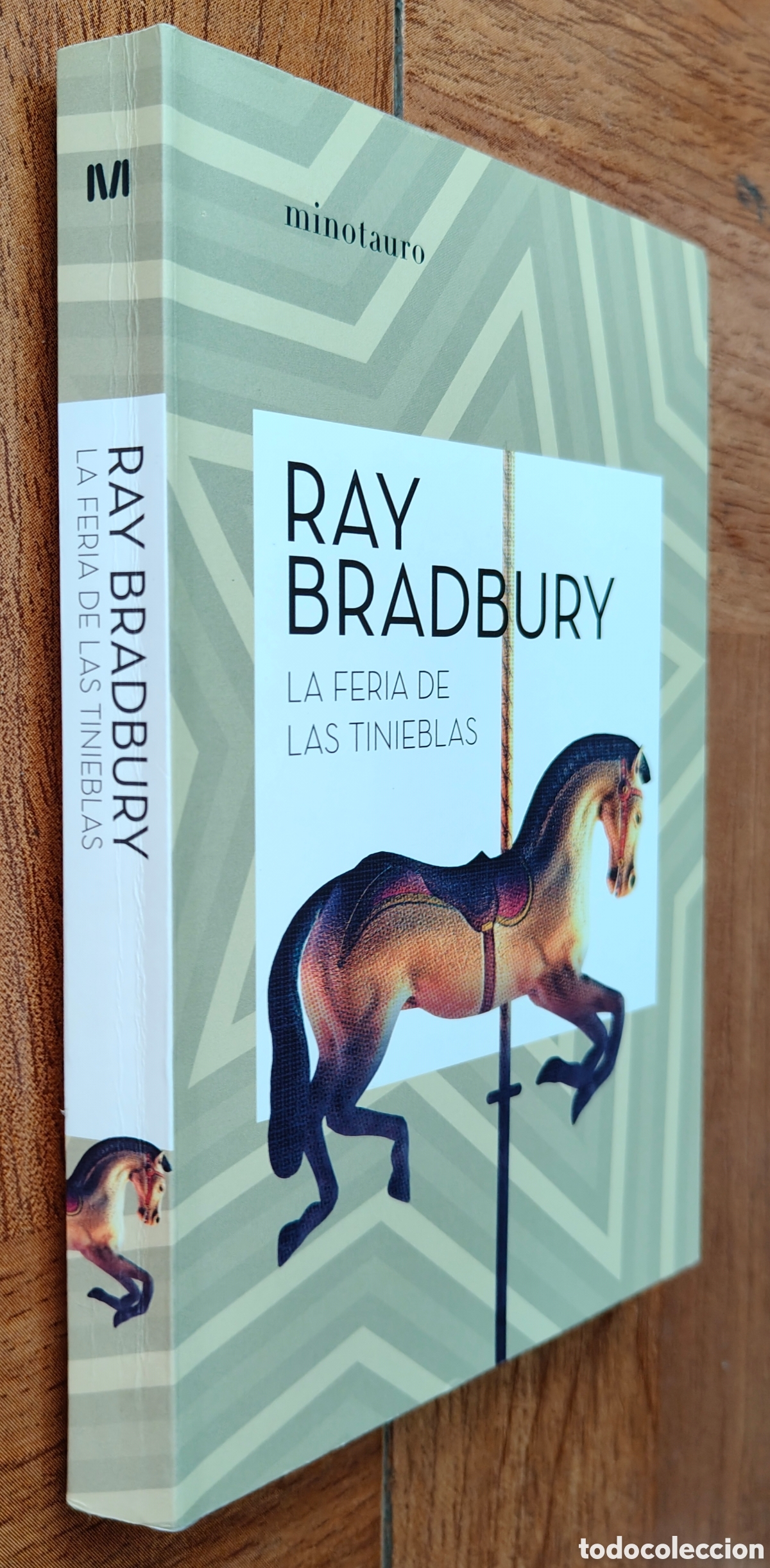 Livros em segunda m&atilde;o: La Feria de las Tinieblas � Minotauro - Ray Bradbury