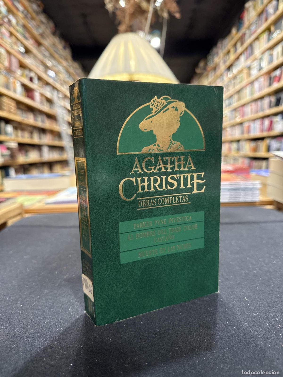 Livres: Parker Pyne investiga. El hombre del traje color casta&ntilde;o. Muerte en las nubes - Agatha Christie