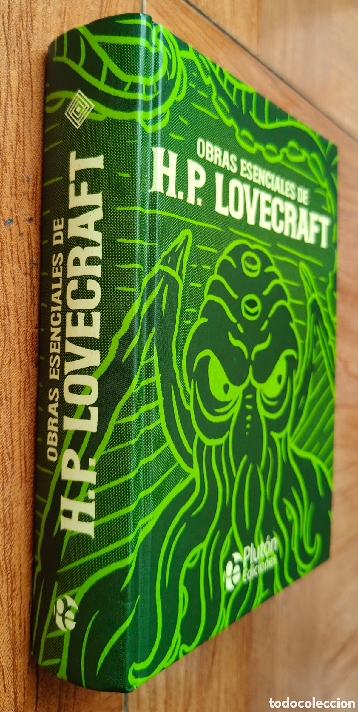 Livres: Obras Esenciales de H. P. Lovecraft � Plut&oacute;n - H. P. Lovecraft