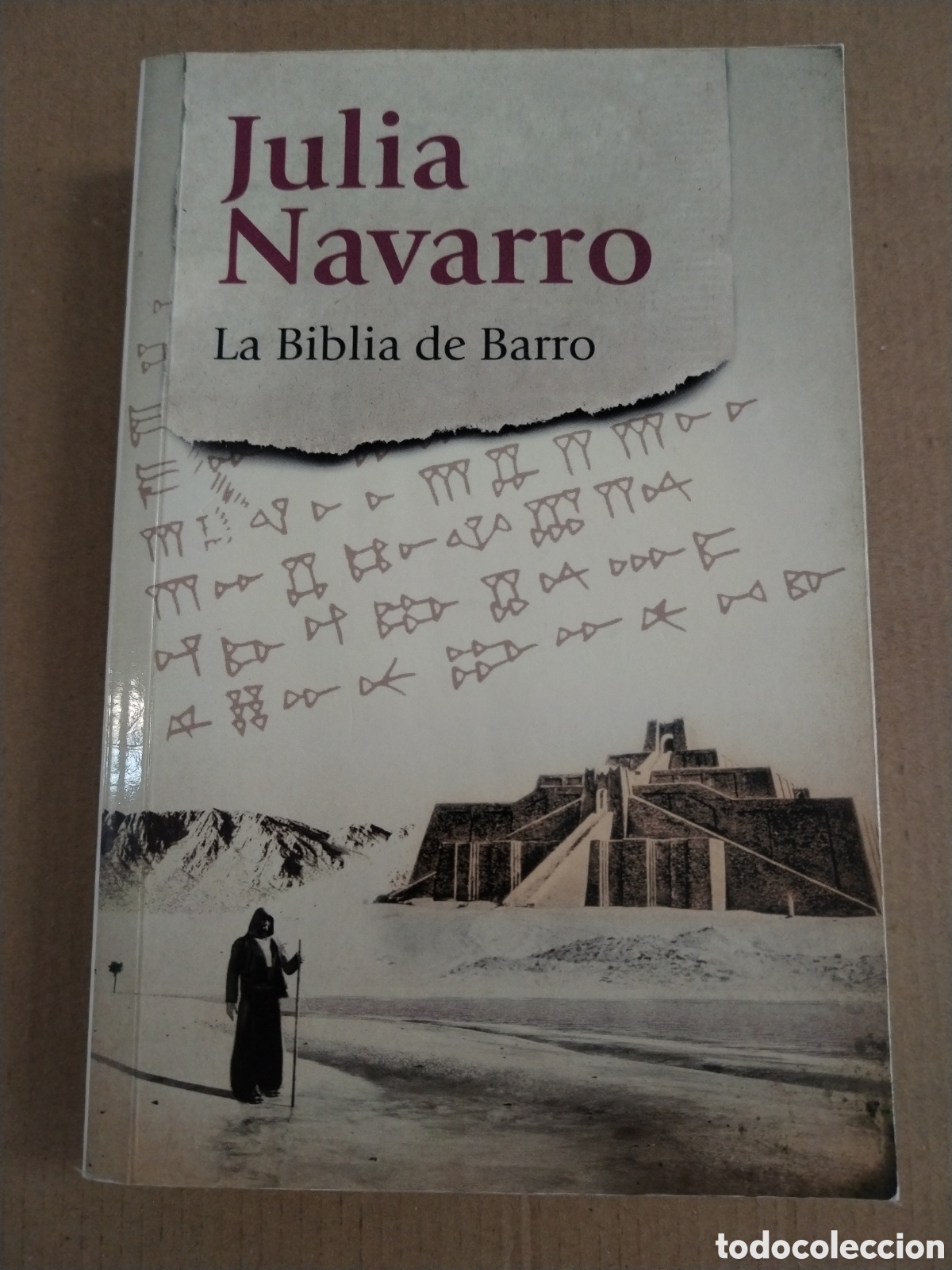 Libros: La Biblia de barro. Julia Navarro. CL. - Foto 1