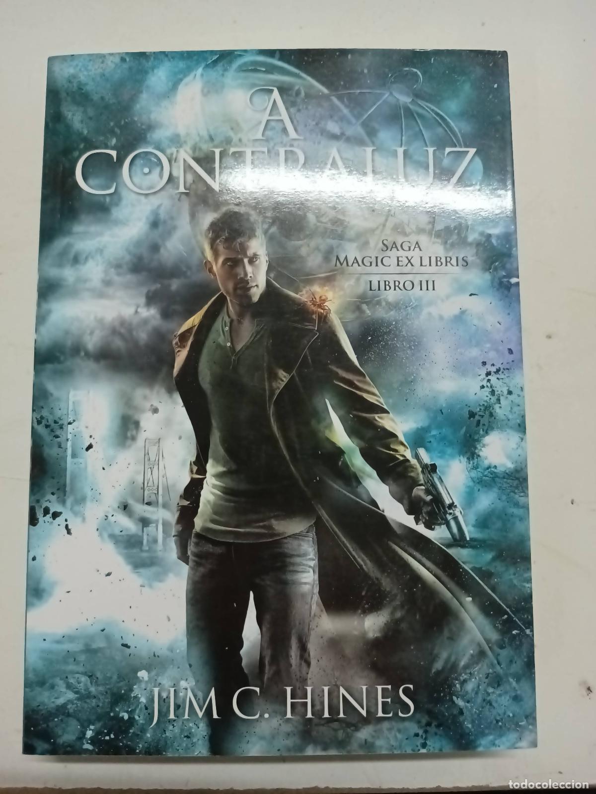 Libros: A Contraluz - Jim Hines - Foto 1