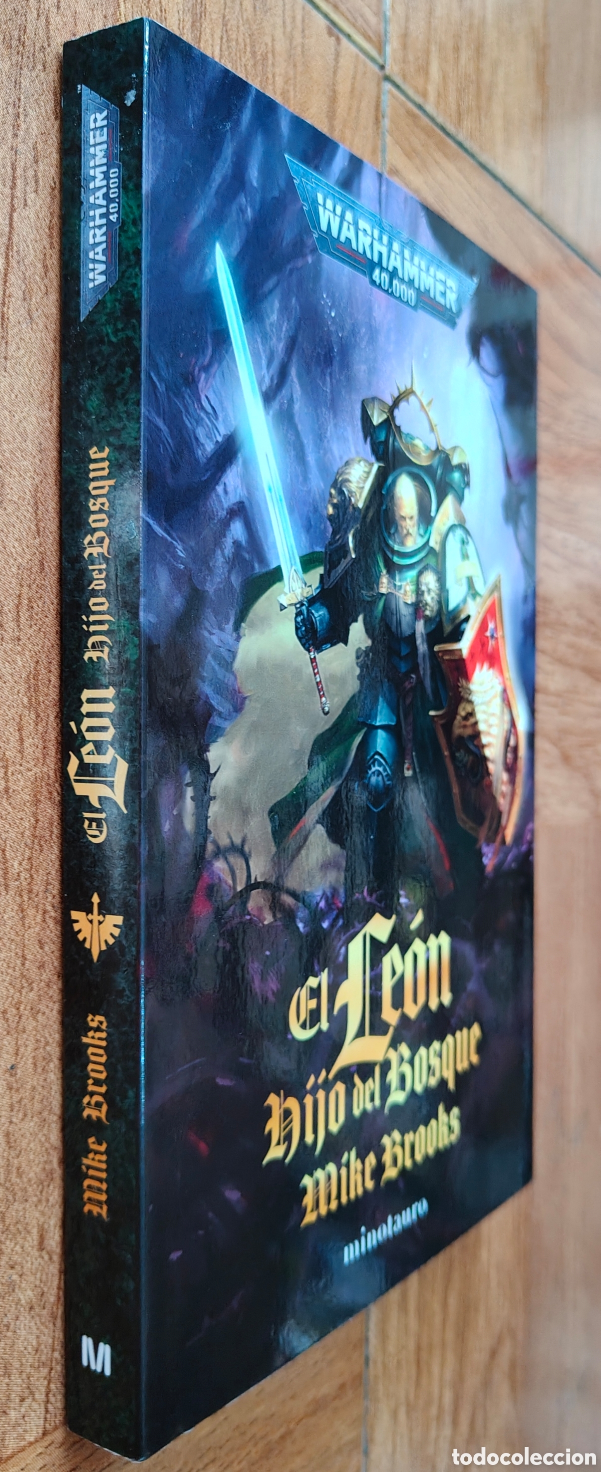 Livros em segunda m&atilde;o: El Le&oacute;n Hijo del Bosque � Warhammer 40.000 � Minotauro - Mike Brooks