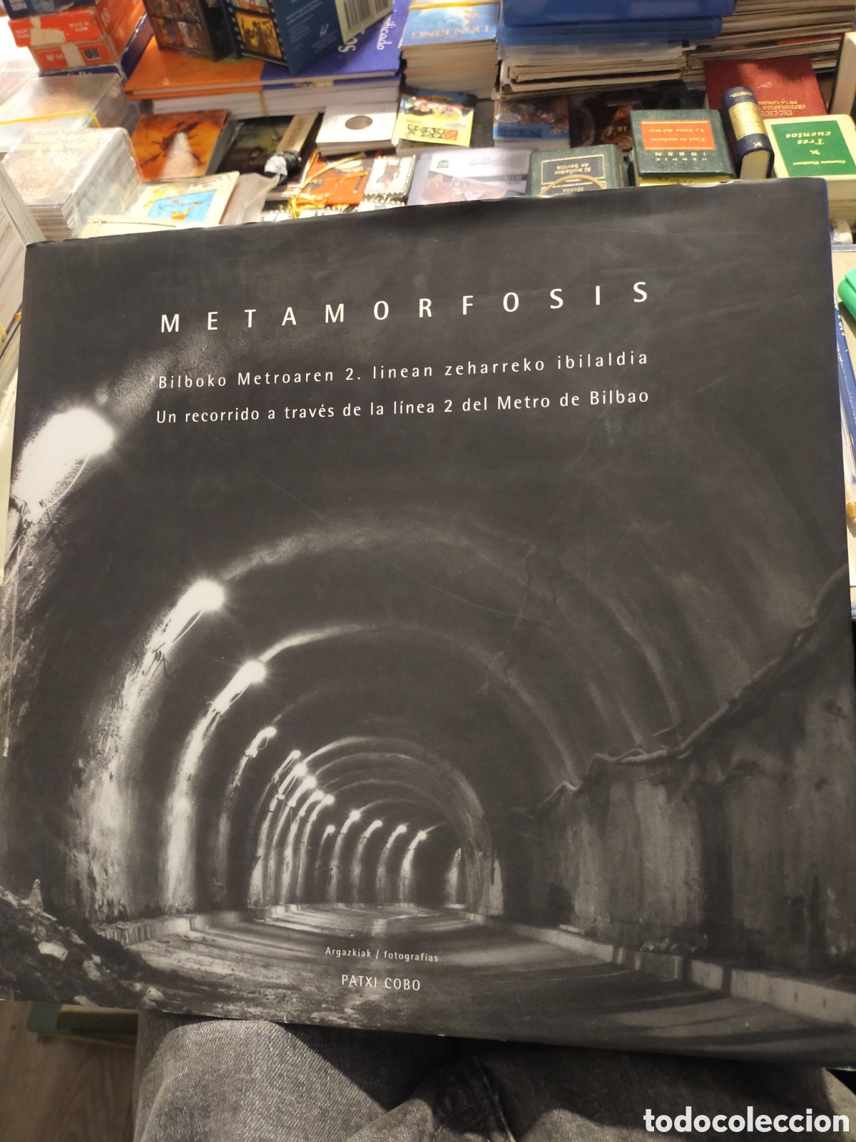 Libros: METAMORFOSIS UN RECORRIDO A TRAV&Eacute;S DE LA LINEA 2 DEL METRO DE BILBAO