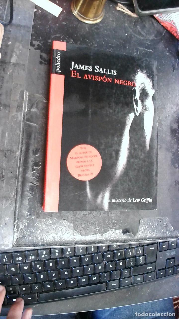 Libri di seconda mano: El avisp&oacute;n negro. Un misterio de Lew Griffin - SALLIS, James: