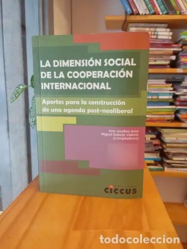 B&uuml;cher: La dimensi&oacute;n social de la cooperaci&oacute;n internacional - Varios autores