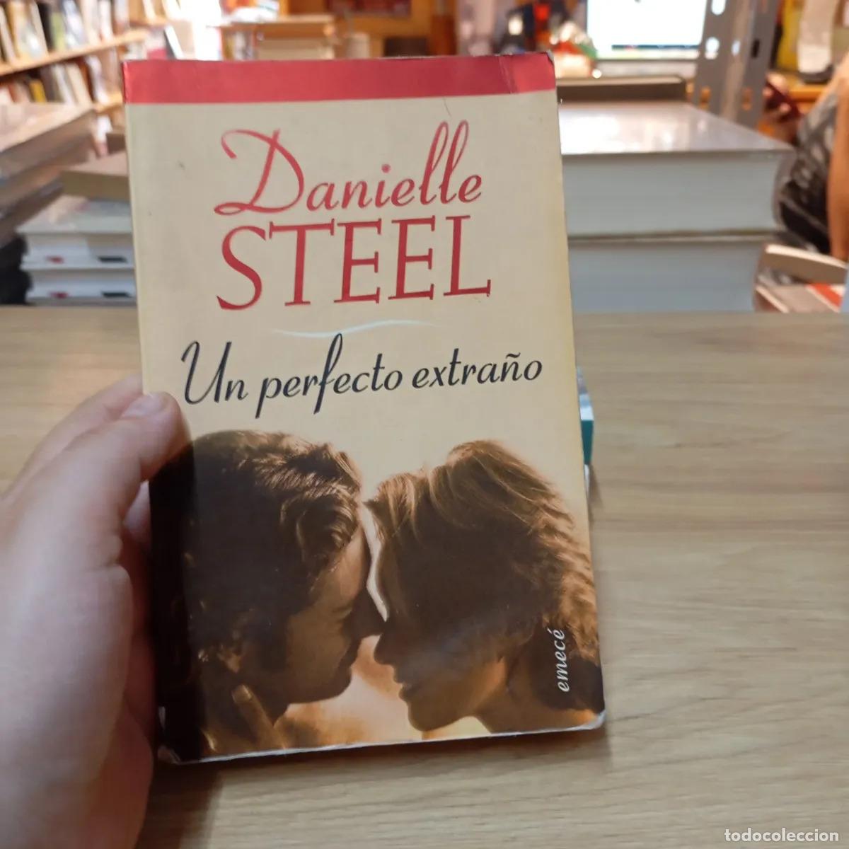 B&uuml;cher: Un perfecto extra&ntilde;o - Danielle Steel