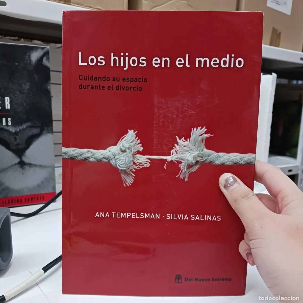 Livros em segunda m&atilde;o: Los hijos en el medio - Ana Tempelsman, Silvia Salinas