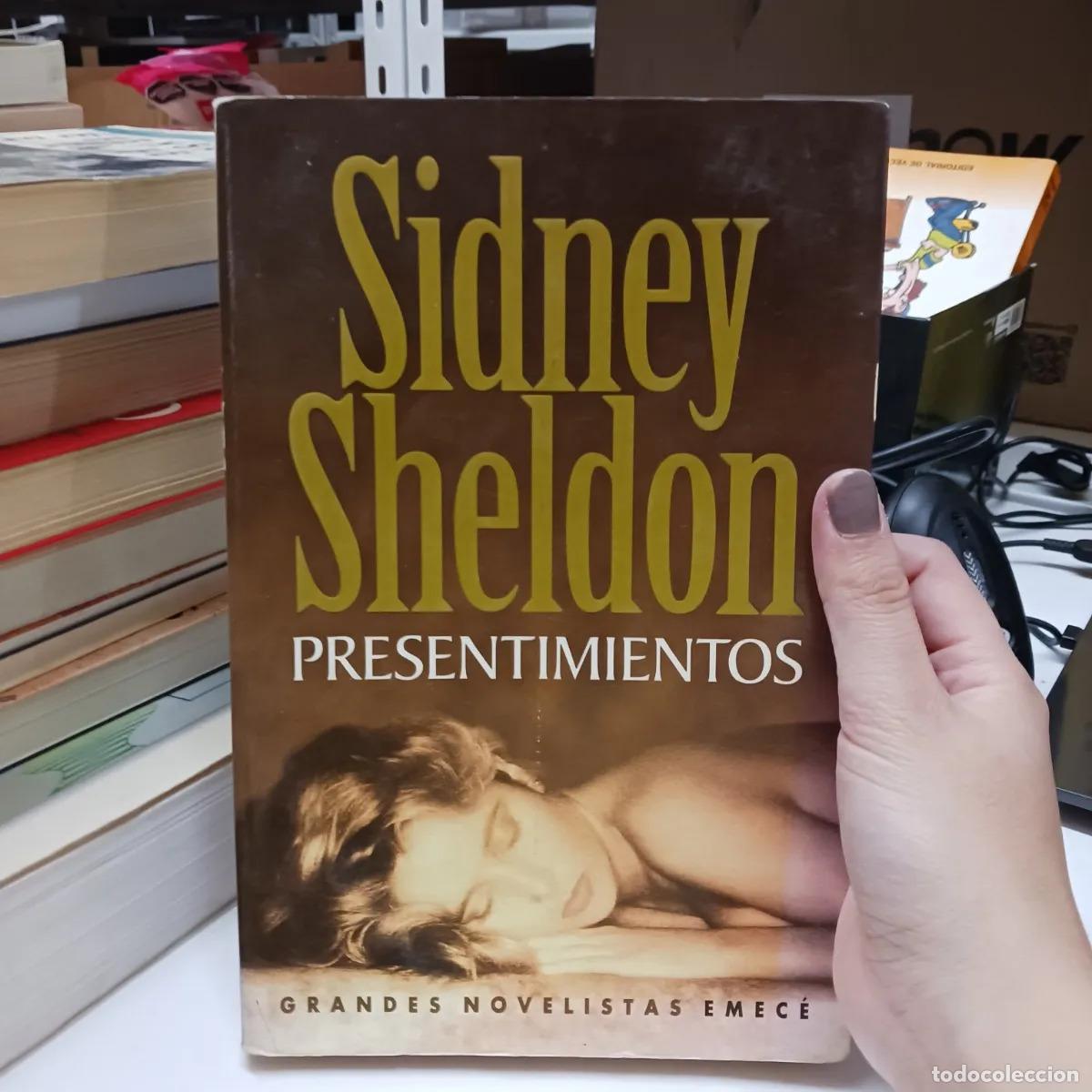 Libri di seconda mano: Presentimientos - Sidney Sheldon