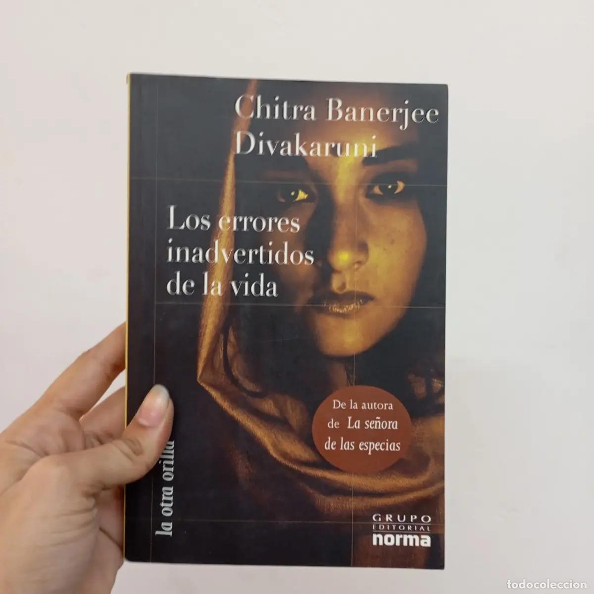 Livros em segunda m&atilde;o: Los errores inadvertidos de la vida - Chitra Banerjee Divakaruni