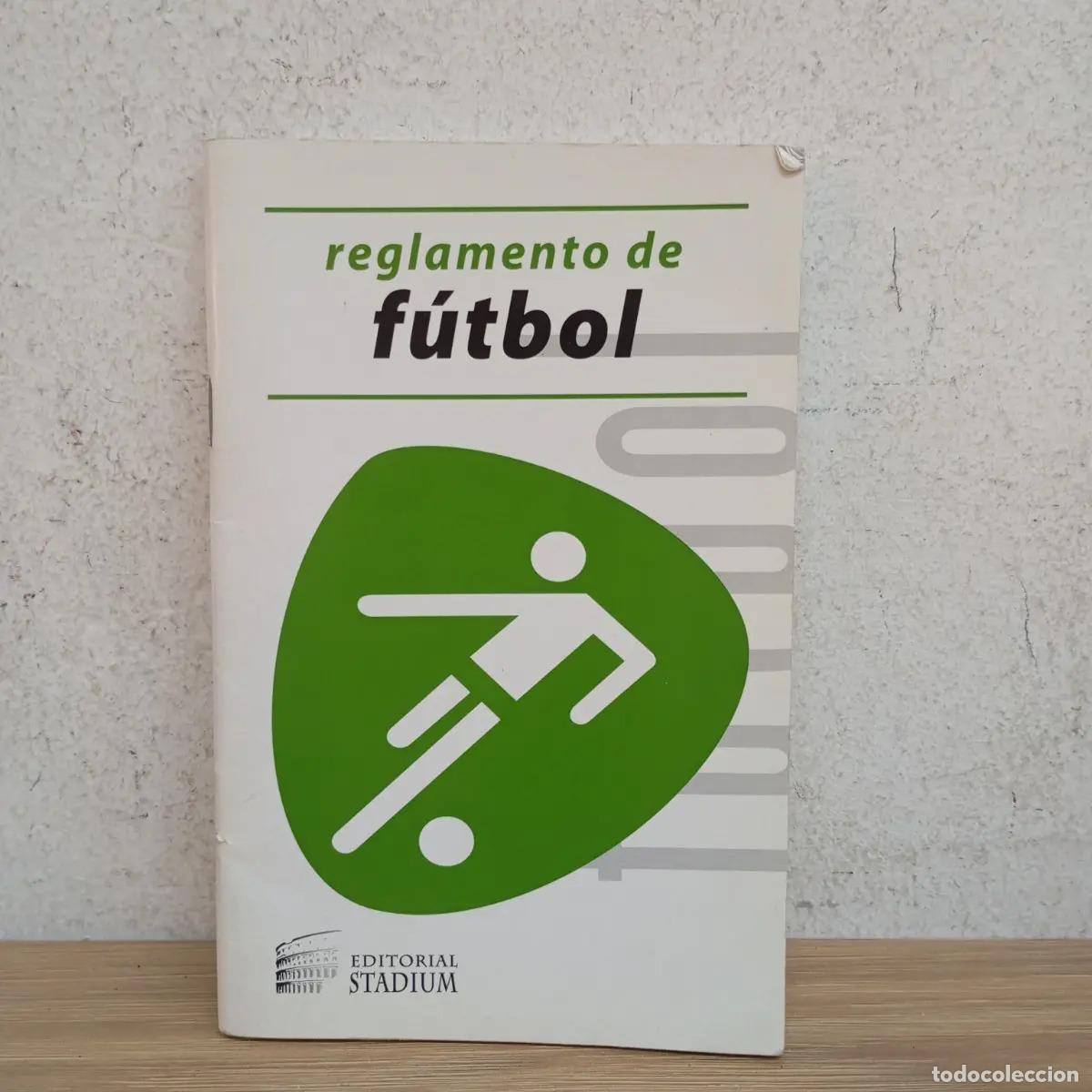 books: Reglamento de f&uacute;tbol - VVAA