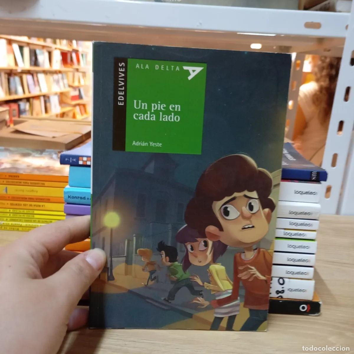 B&uuml;cher: Un pie en cada lado - Adri&aacute;n Yeste