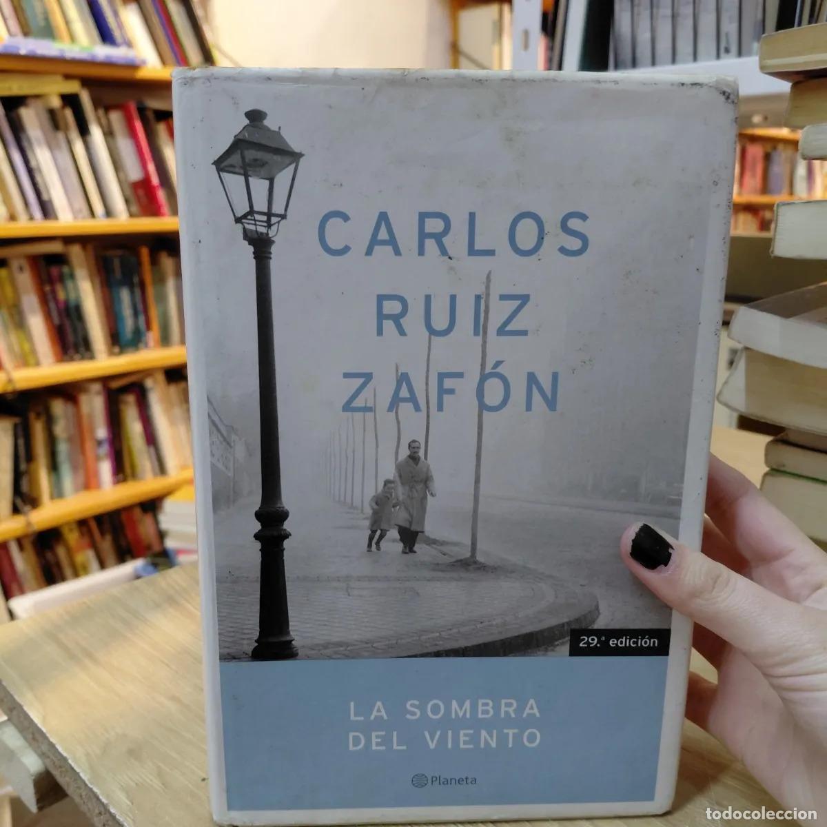 Livros em segunda m&atilde;o: La sombra del viento (det.) - Carlos Ruiz Zafon
