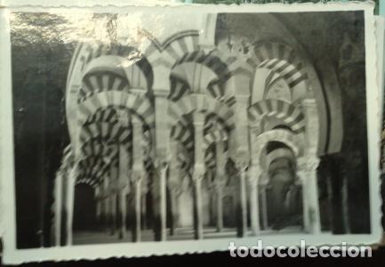 Libri di seconda mano: C&oacute;rdoba. Laberinto de columnas. Ediciones Asia. Circulada, sello de Franco de 50 cts. - :