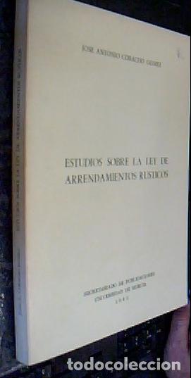 Livros em segunda m&atilde;o: Estudios sobre la ley de arrendamientos r&uacute;sticos - COBACHO G&Oacute;MEZ, Jos&eacute;: