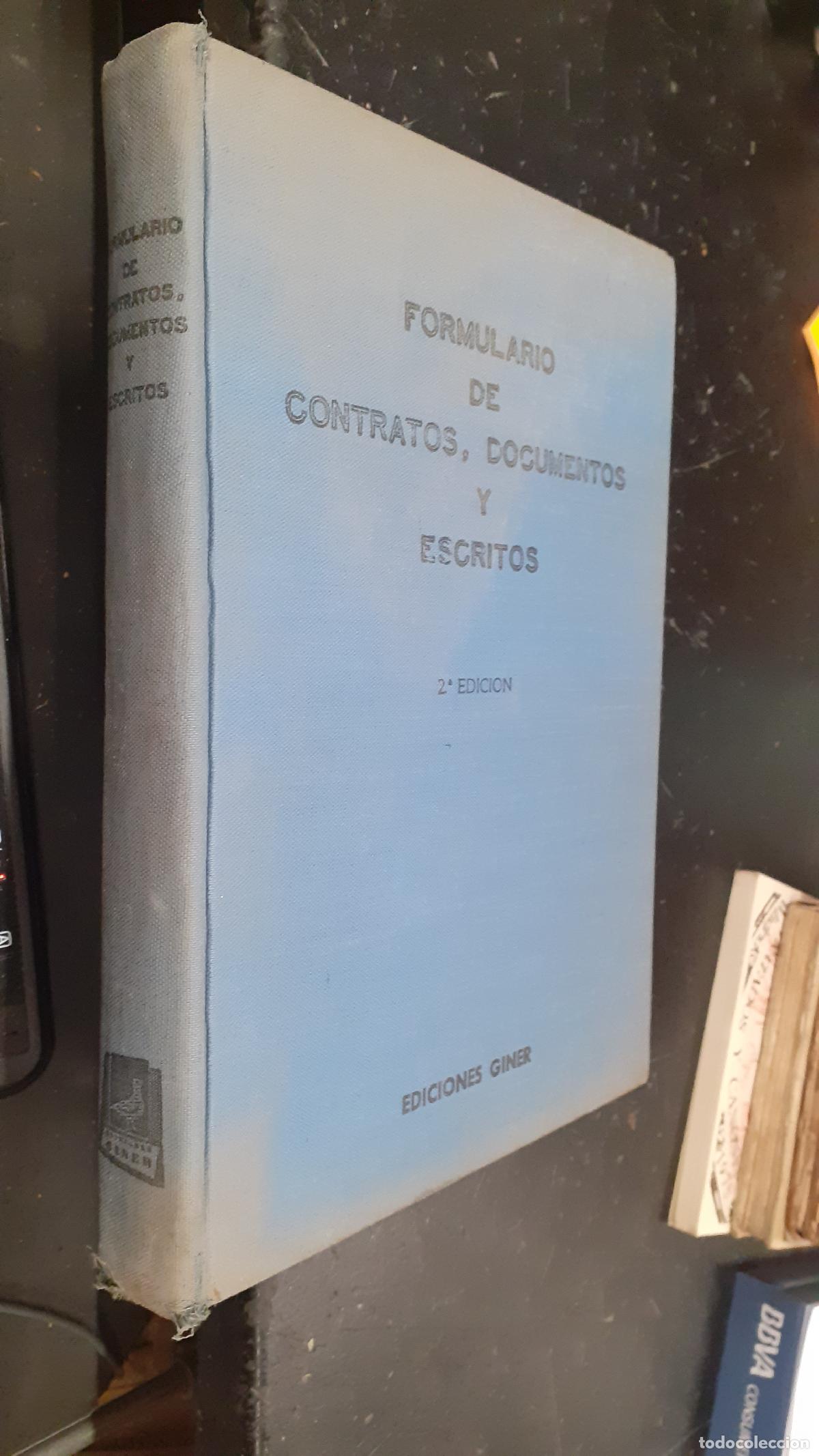 B&uuml;cher: Formulario de contratos, documentos y escritos - AA. VV.: