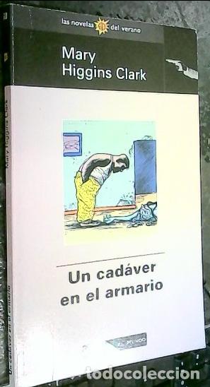 Libri di seconda mano: Un cad&aacute;ver en el armario - Clark, Mary Higgins: