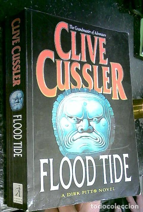 books: Flood Tide. A Dirk Pitt Novel - Cussler, Clive: