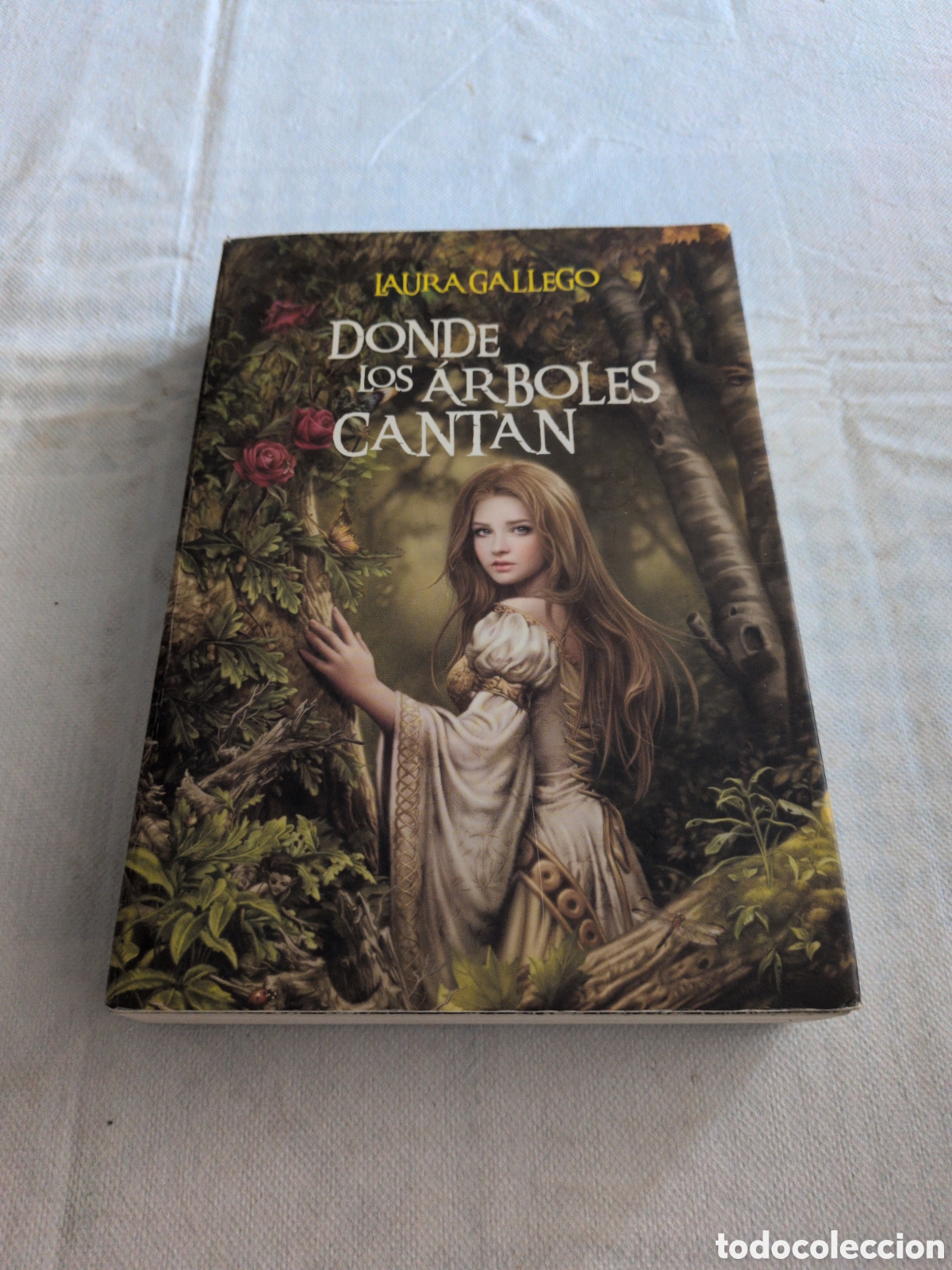 Libros: Donde los arboles cantan - Laura Gallego. SM. 2011