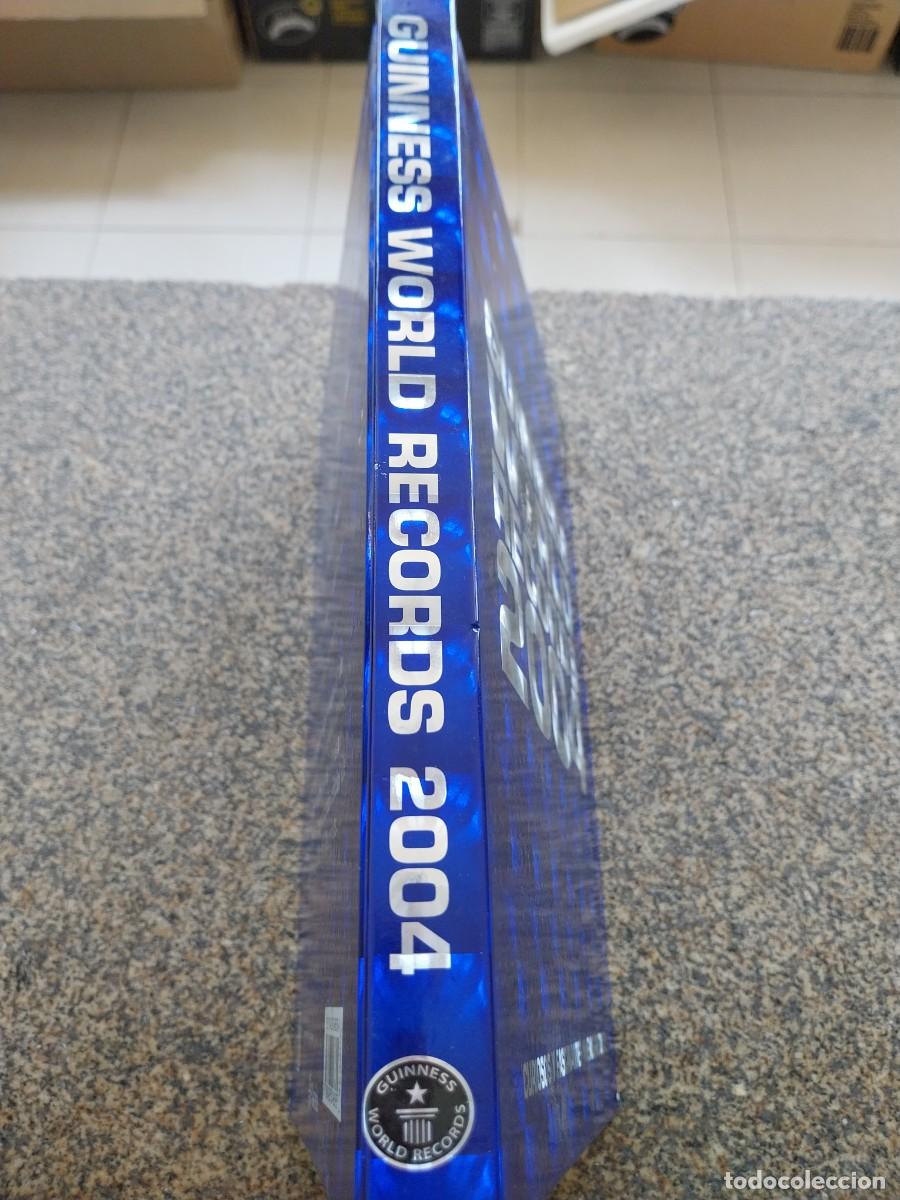 Libros: -- GUINNESS WORLD RECORDS 2004 -- - Foto 3