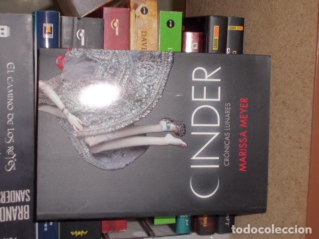 Libros: cronicas lunares 1 Cinder Marissa Meyer
