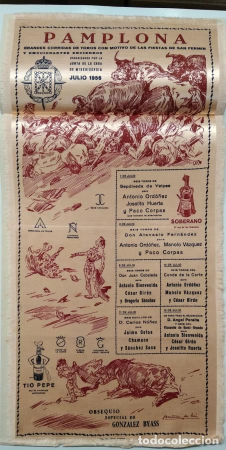 Libri di seconda mano: (Cartel en seda) Toros en Pamplona 1956. San Ferm&iacute;n -