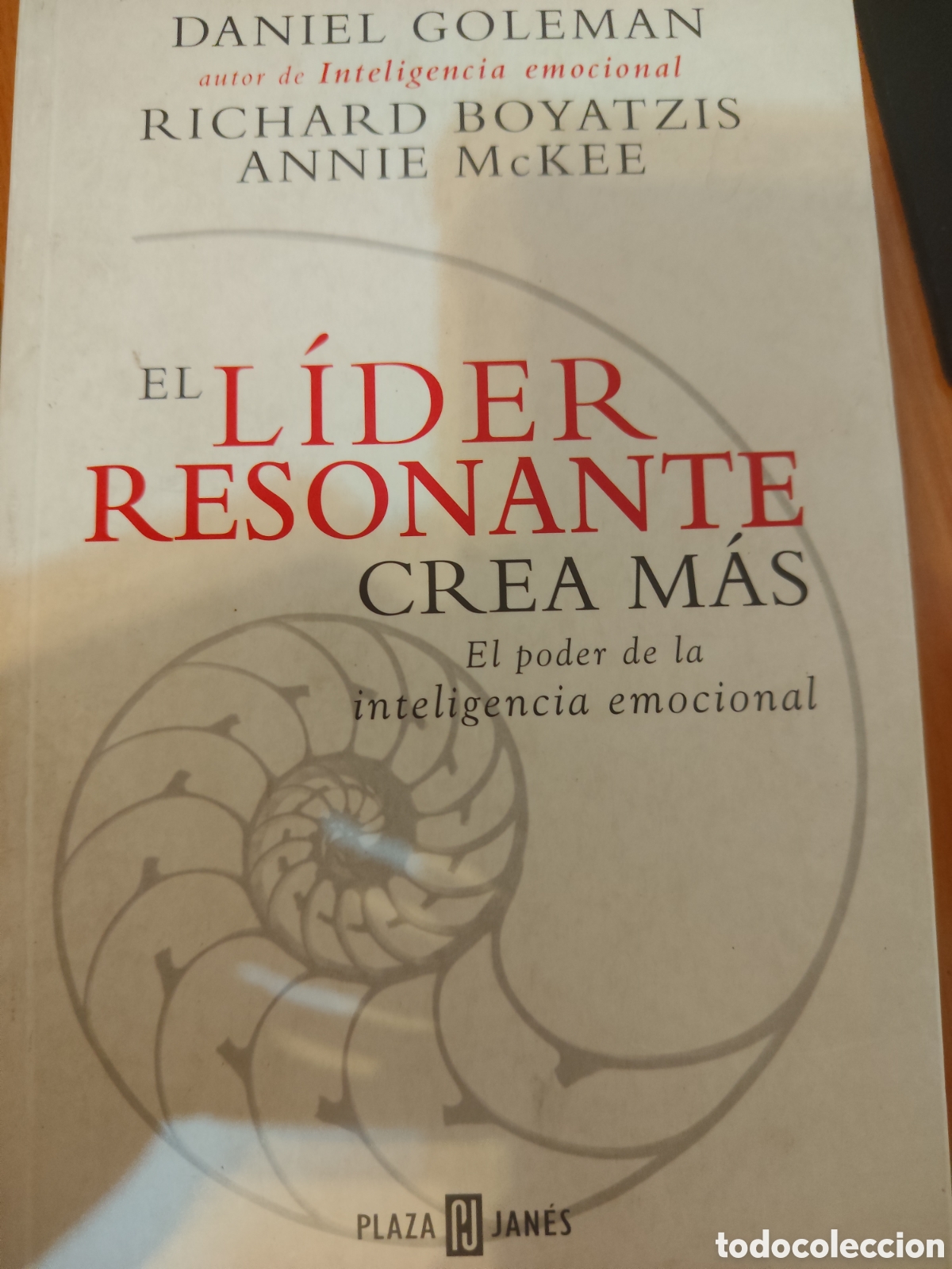 Libros: El l&iacute;der resonante crea m&aacute;s.