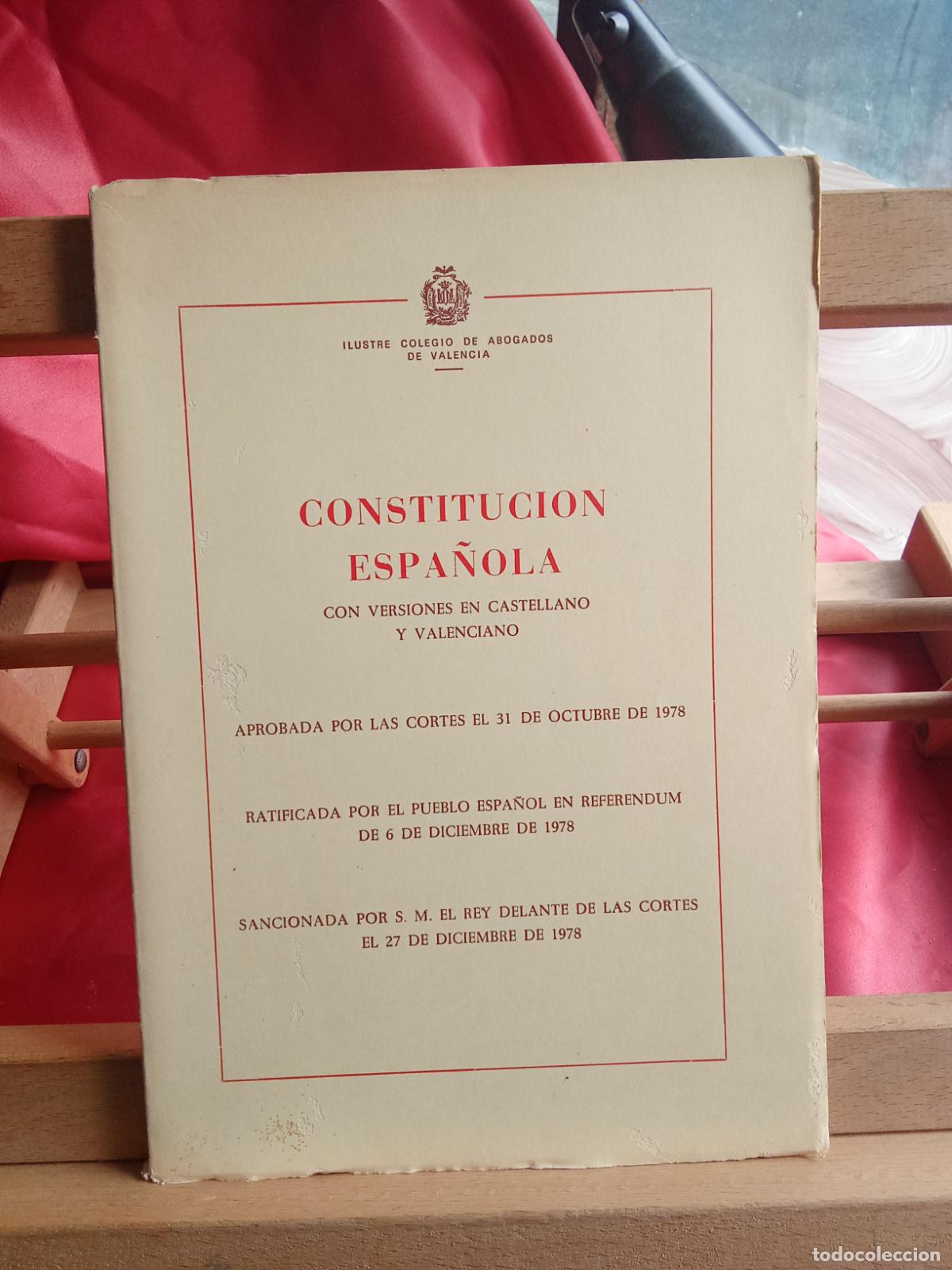 Libros: Constituci&oacute;n espa&ntilde;ola. Con versiones en castellano y valenciano CO.1861