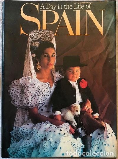 Libri di seconda mano: A Day in the Life of Spain- 9780002179676