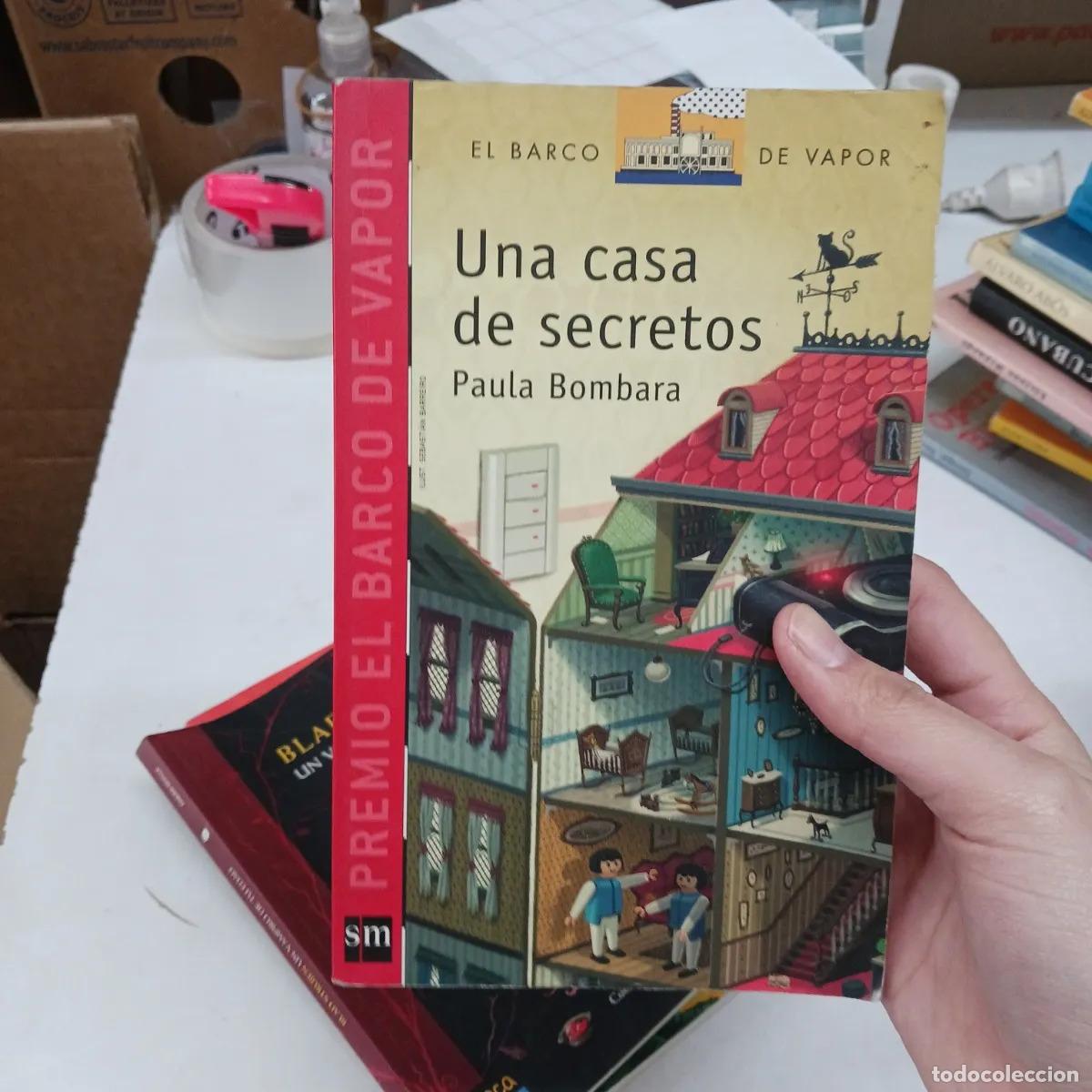 B&uuml;cher: Una casa de secretos - Paula Bombara