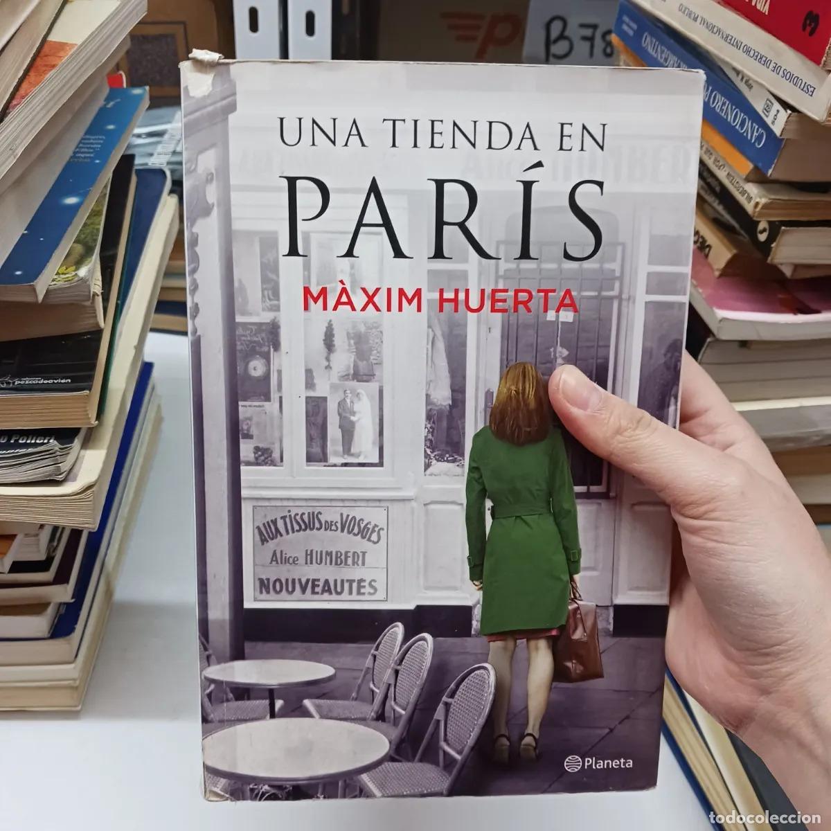 B&uuml;cher: Una tienda en Paris (det.) - Maxim Huerta
