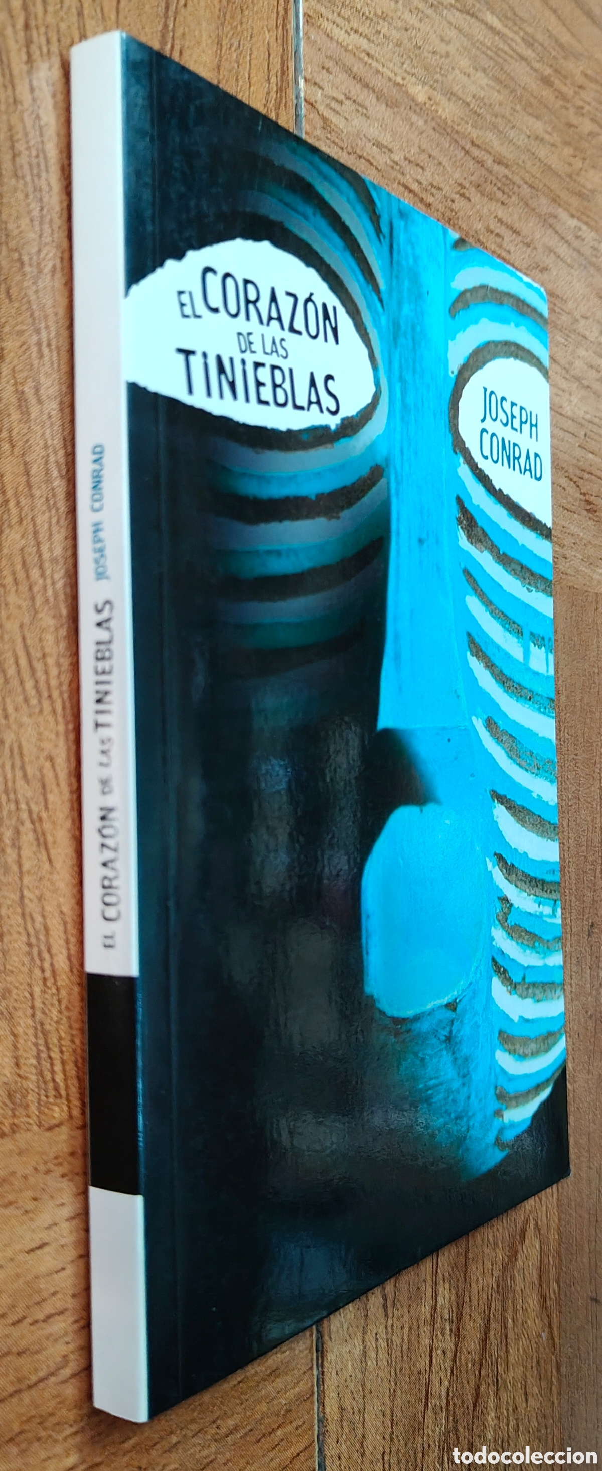 Libros: El Coraz&oacute;n del las Tinieblas � 2010 - Joseph Conrad