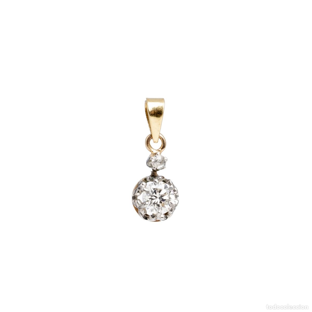 B&uuml;cher: Joyer&iacute;a - Colgante en oro de 18 quilates y diamantes