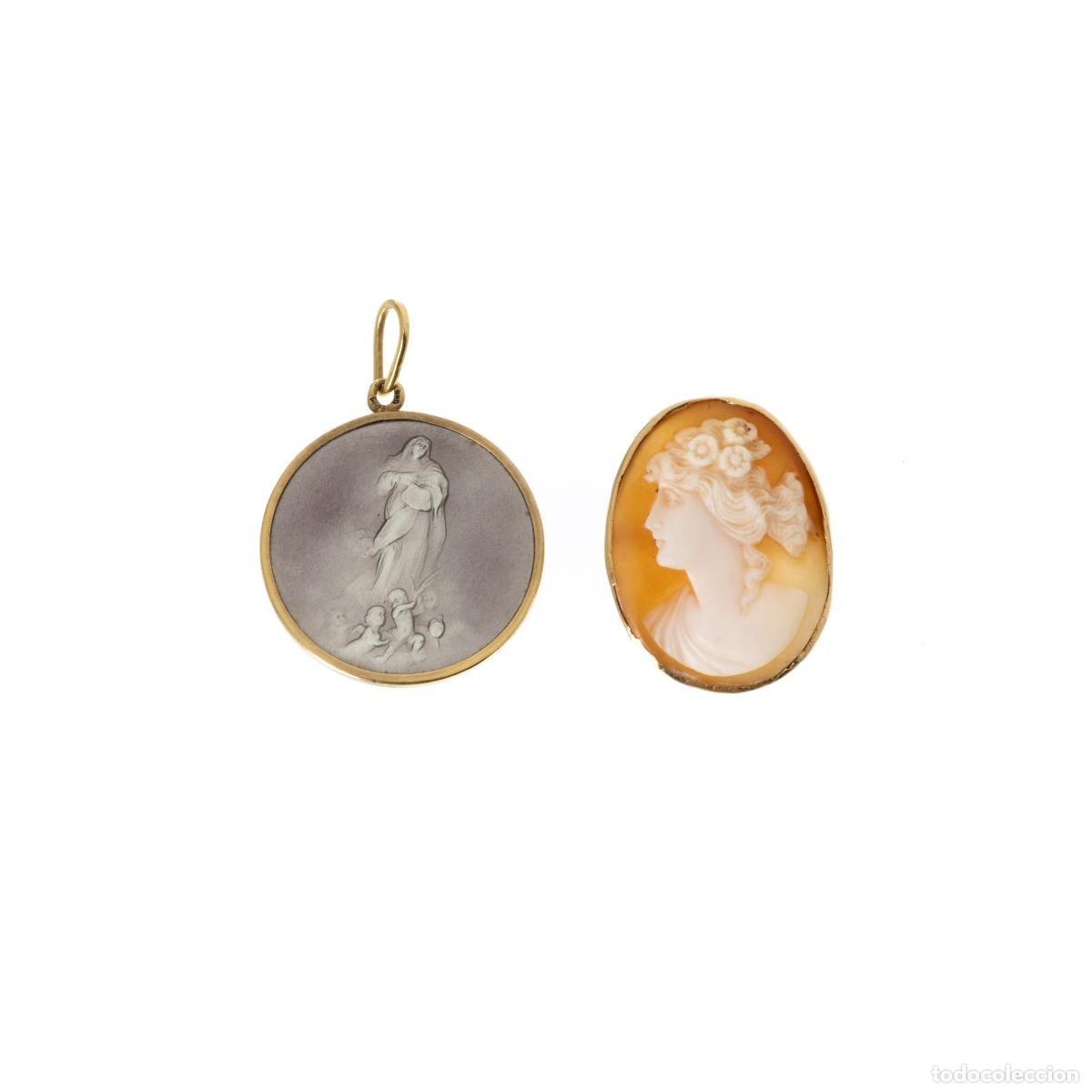books: Joyas - Dos colgantes en oro de 19,2 quilates - Siglo XIX