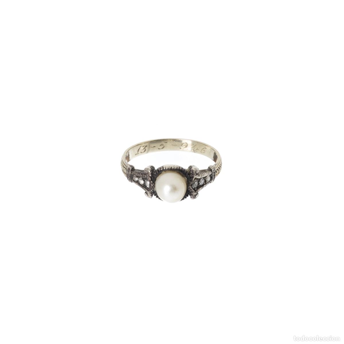 Libri di seconda mano: Joyas - Anillo de plata y oro de 19,2 quilates con perla
